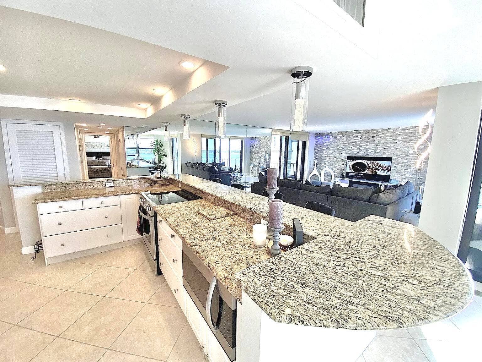 5420 N Ocean Drive, #906, Singer Island, Singer Island, FL 33404 Kitchen