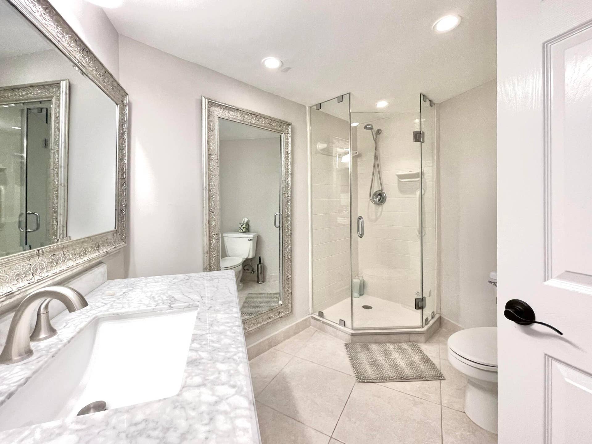 5420 N Ocean Drive, #906, Singer Island, Singer Island, FL 33404 Guest Bath