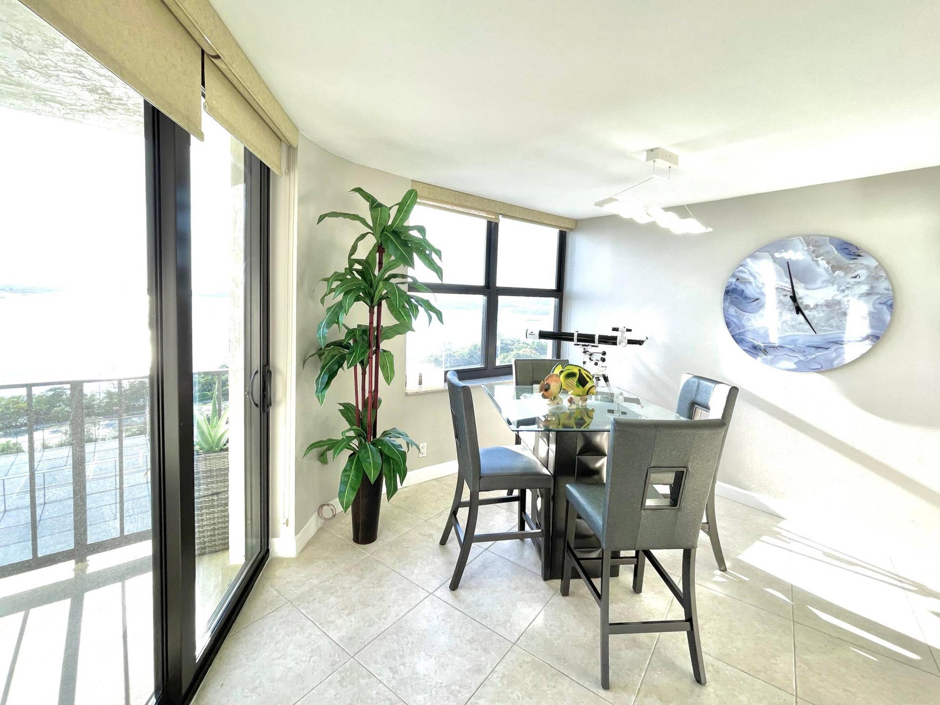 5420 N Ocean Drive, #906, Singer Island, Singer Island, FL 33404 Dining