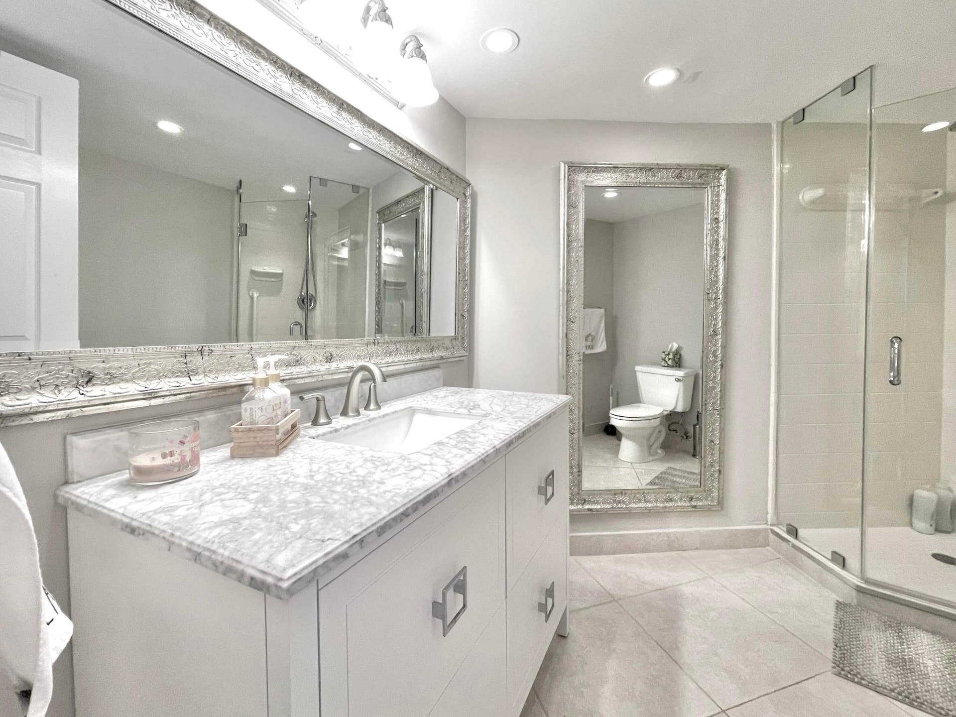 5420 N Ocean Drive, #906, Singer Island, Singer Island, FL 33404 Guest Bath