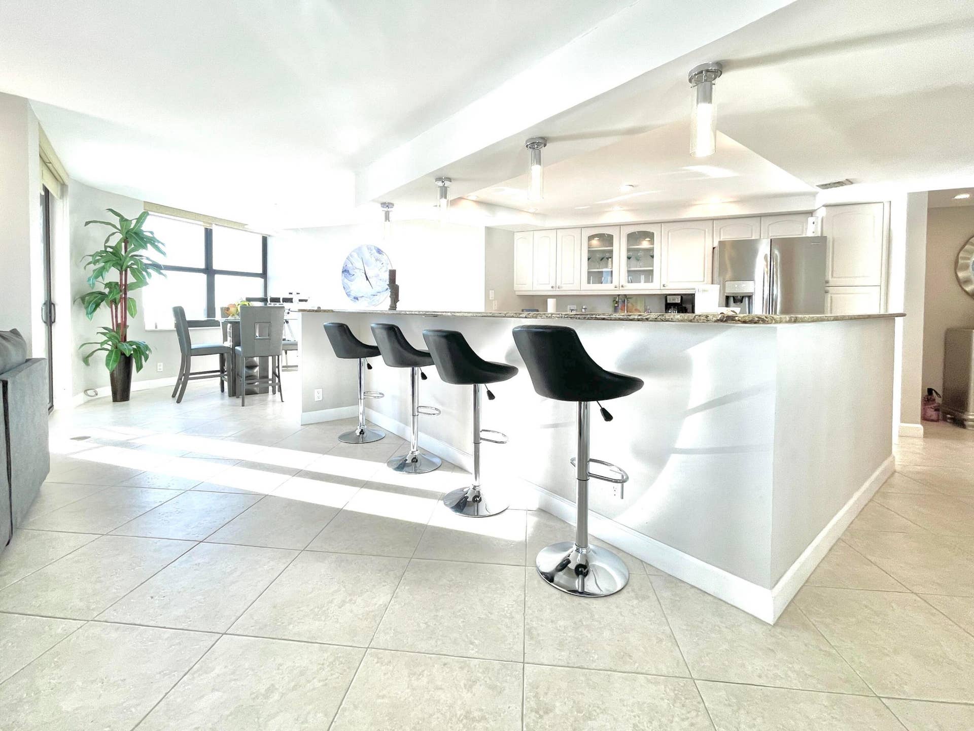5420 N Ocean Drive, #906, Singer Island, Singer Island, FL 33404 Kitchen