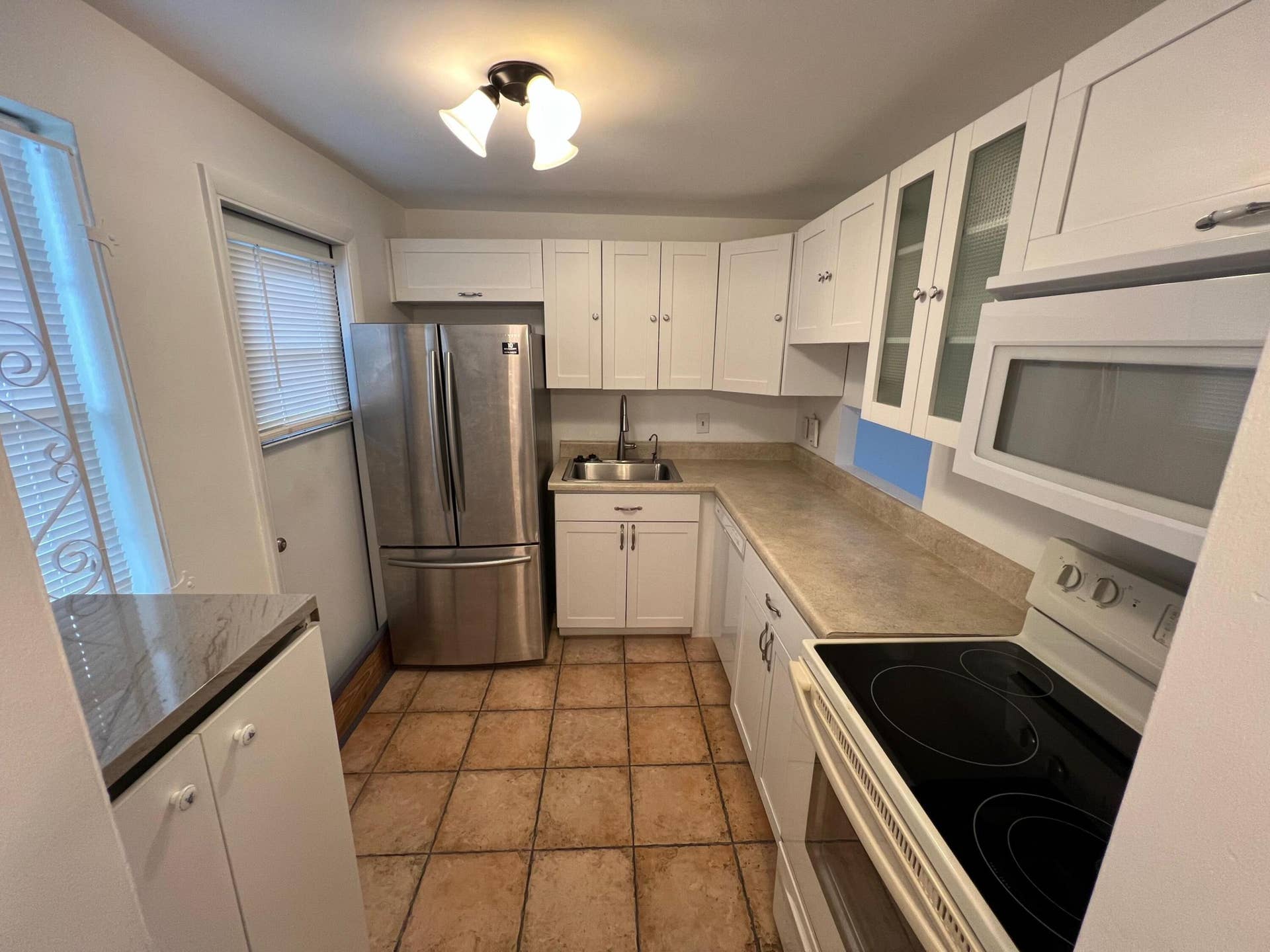 600 NE 2nd Street, #Unit 107, Dania Beach, FL 33004 Kitchen