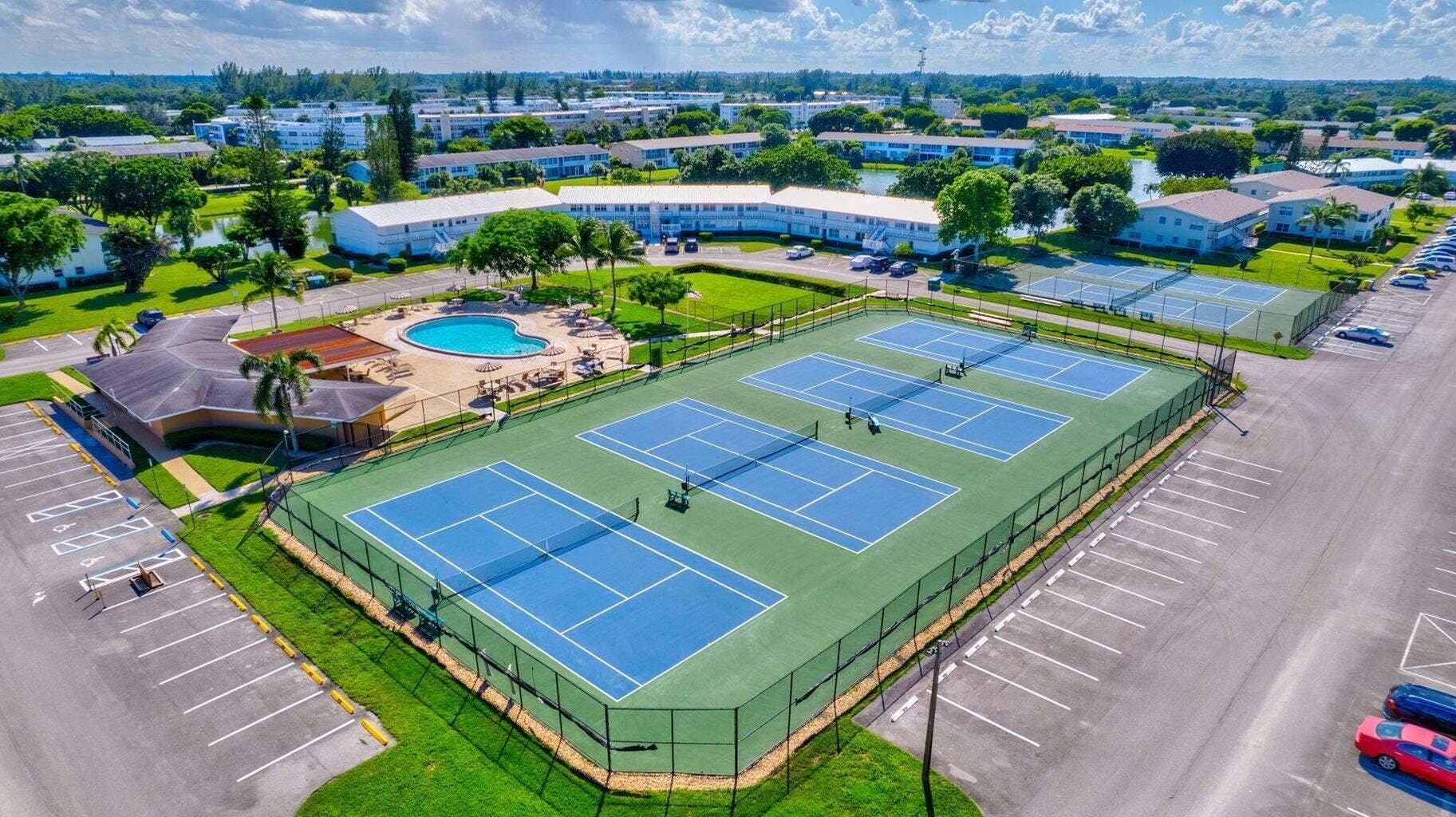 19 Hastings B, West Palm Beach, FL 33417 SOMERSET SPORTS