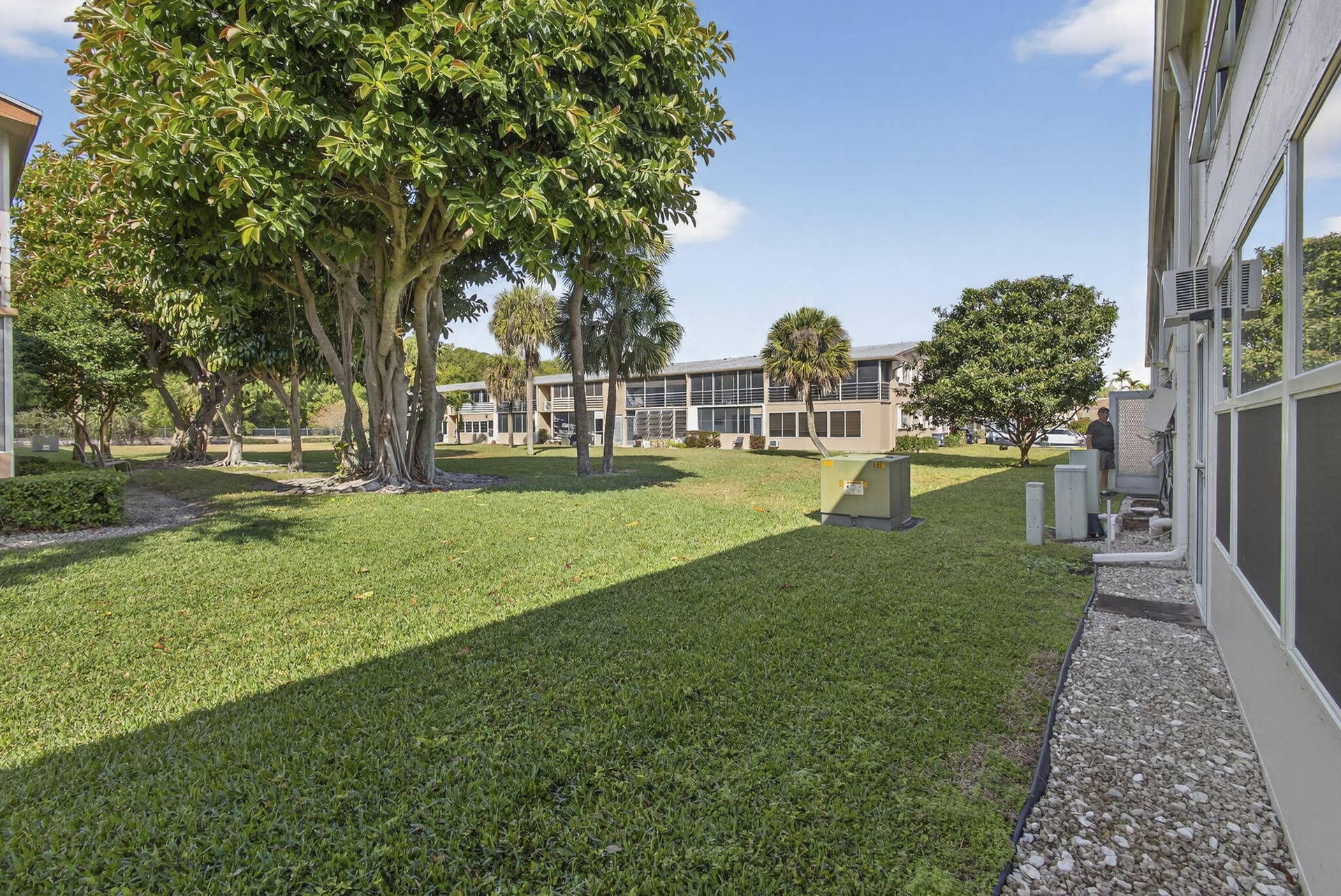 19 Hastings B, West Palm Beach, FL 33417 42-web-or-mls-BS1A1567