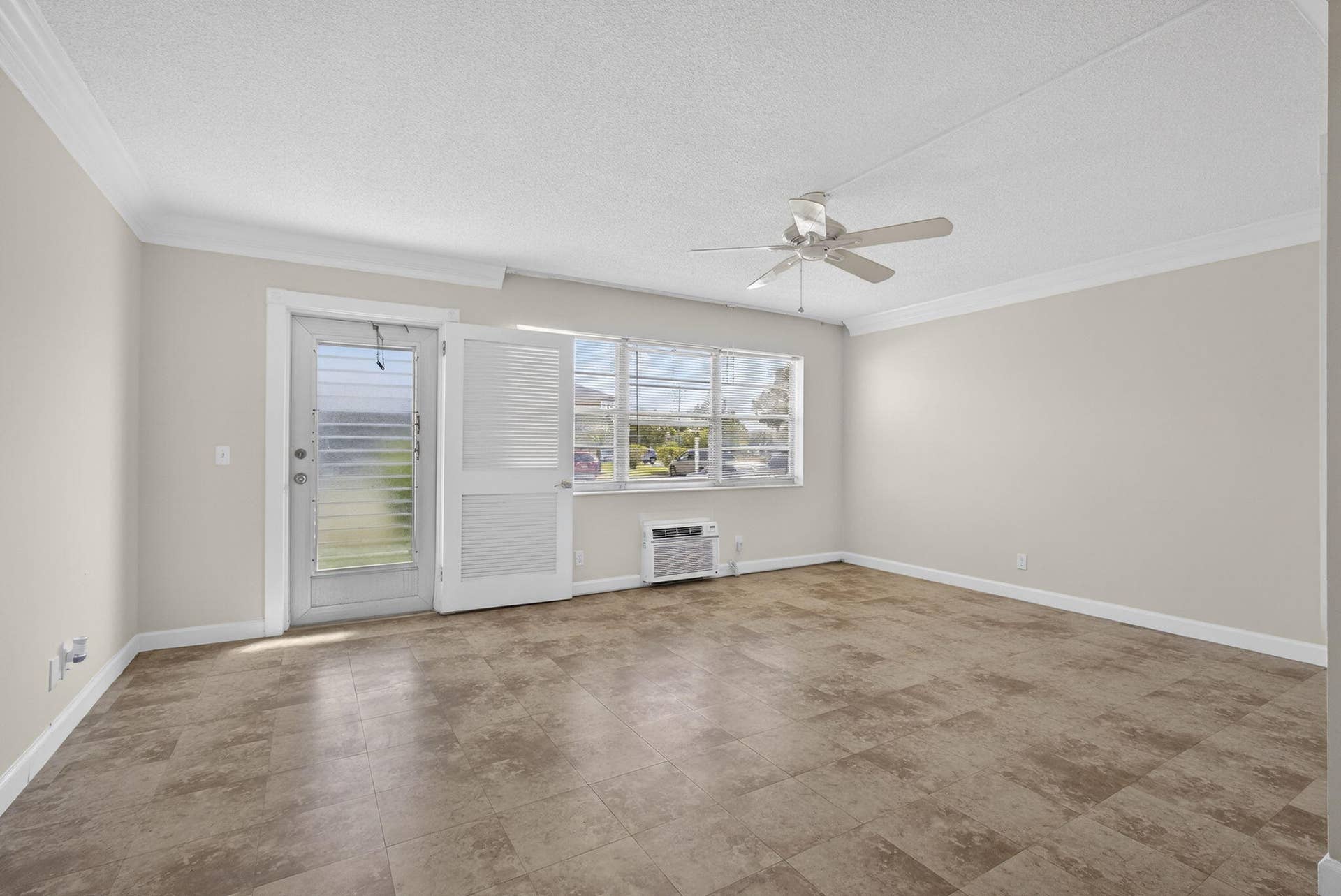 19 Hastings B, West Palm Beach, FL 33417 10-web-or-mls-BS1A1407