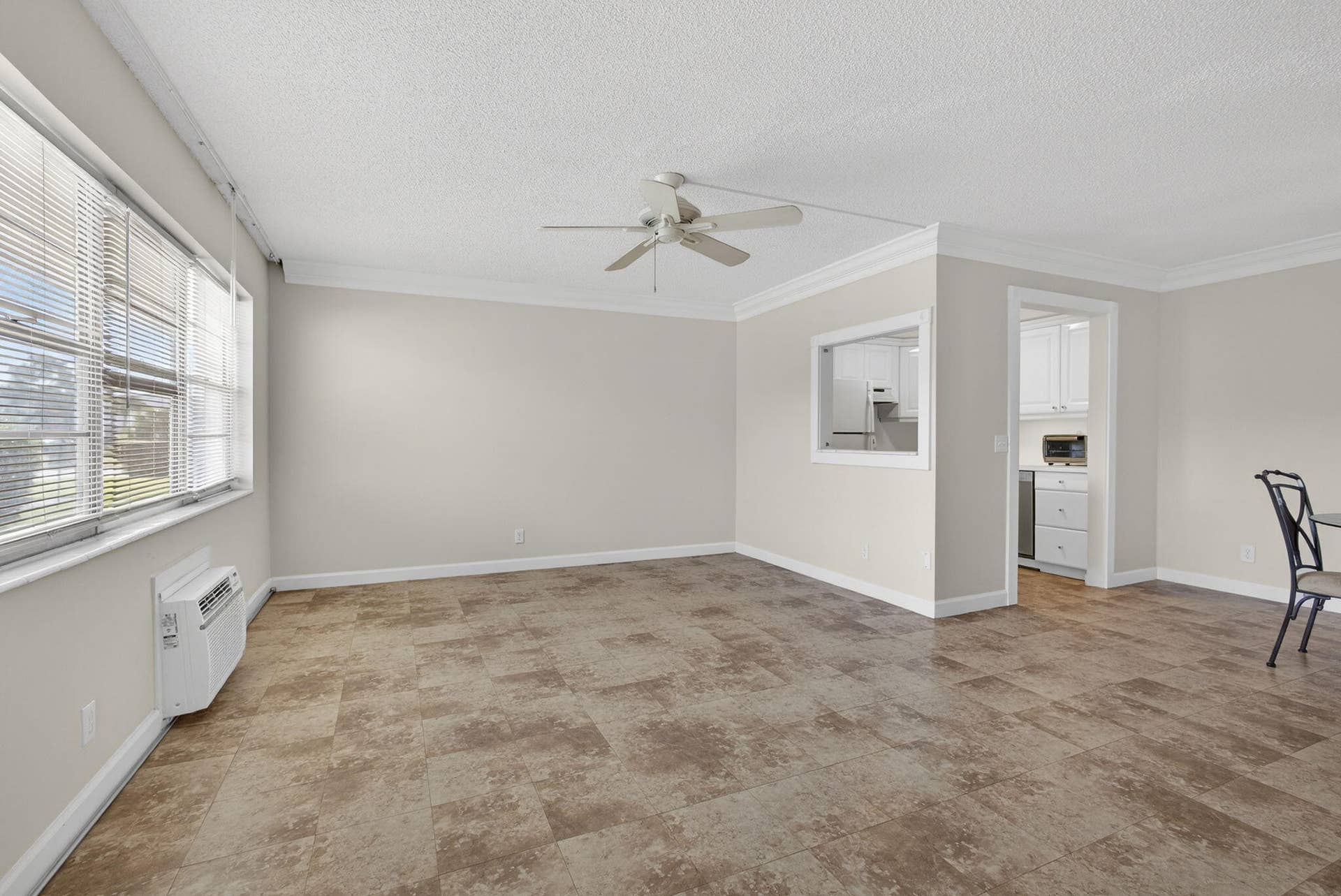 19 Hastings B, West Palm Beach, FL 33417 12-web-or-mls-BS1A1417