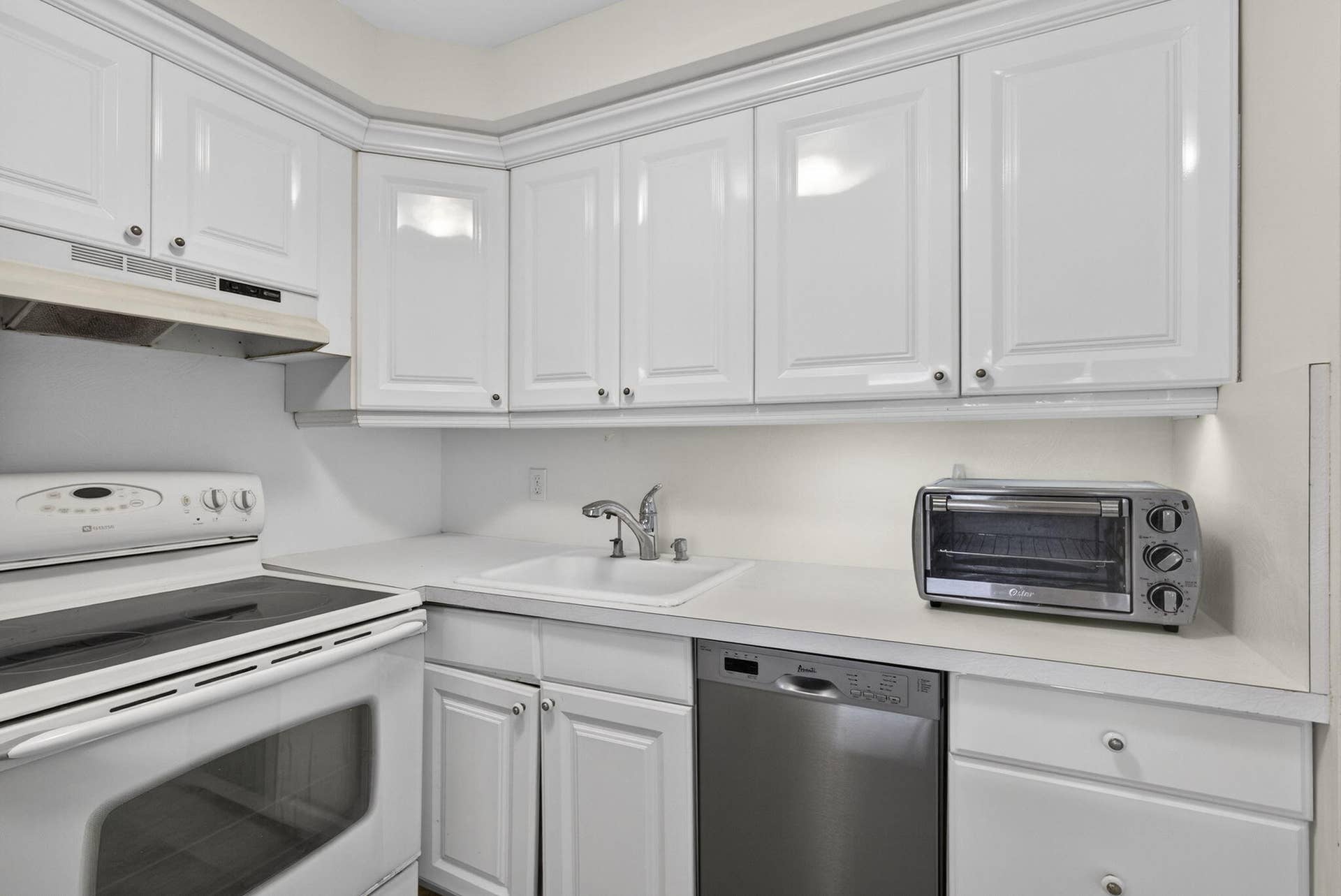 19 Hastings B, West Palm Beach, FL 33417 20-web-or-mls-BS1A1457