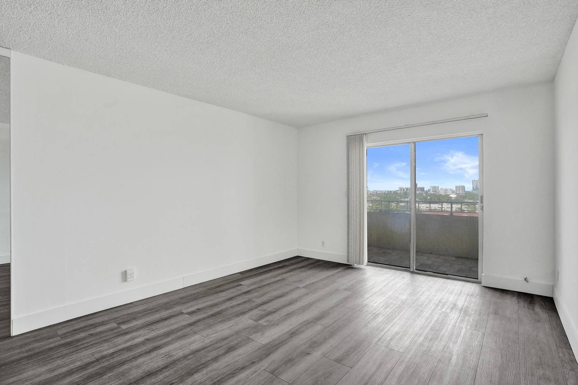 900 NE 18th Avenue, #1004, Fort Lauderdale, FL 33304 DSC05108