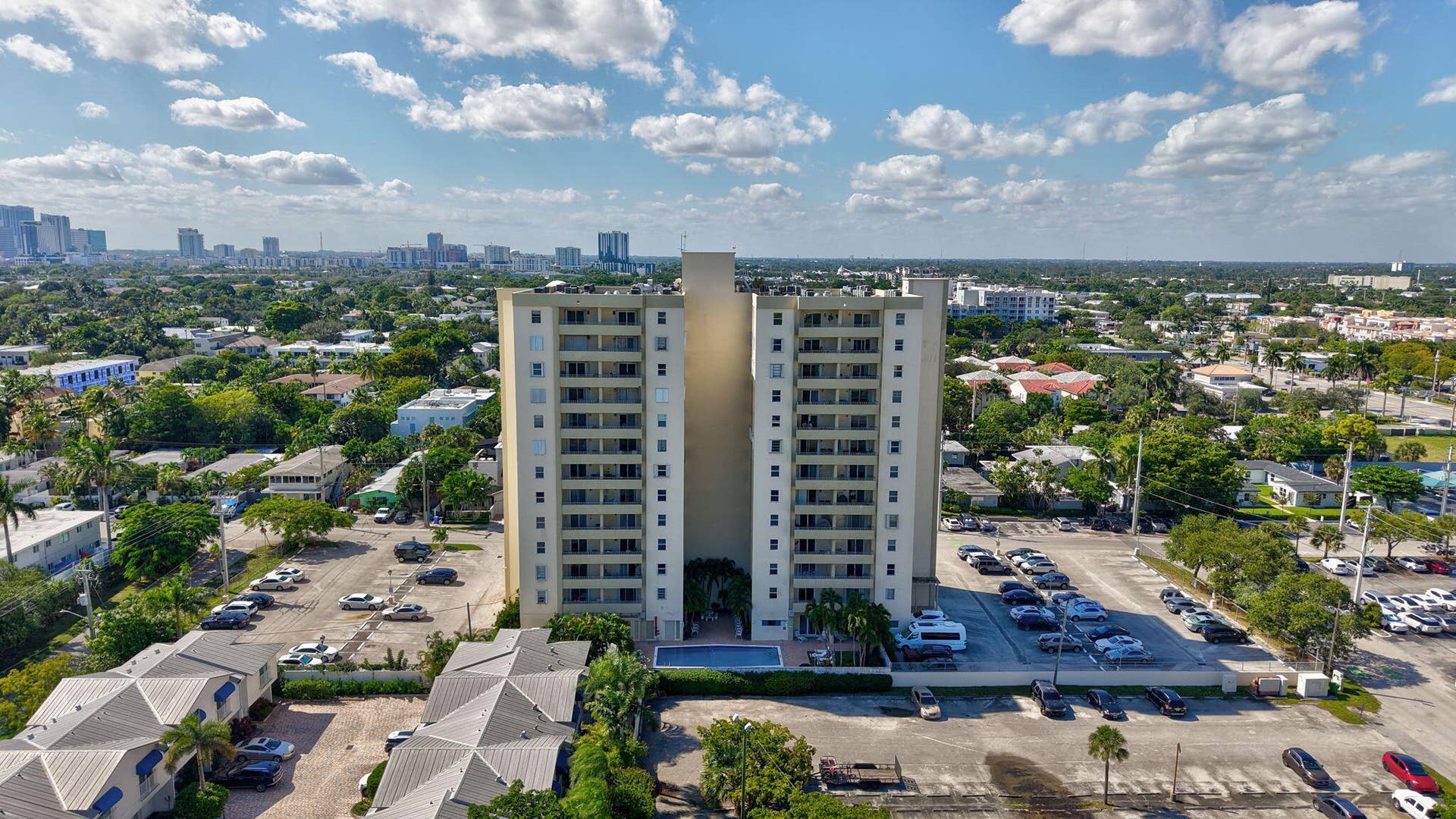 900 NE 18th Avenue, #1004, Fort Lauderdale, FL 33304 42-web-or-mls-DJI_20251030140519_0682_D_
