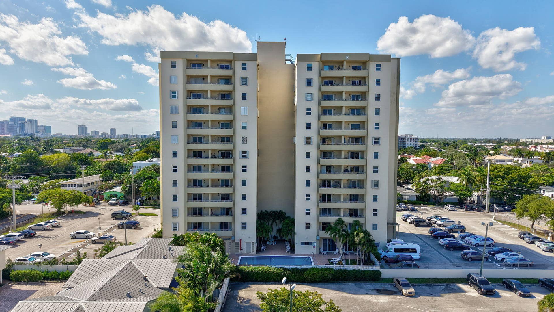 900 NE 18th Avenue, #1004, Fort Lauderdale, FL 33304 45-web-or-mls-DJI_20251030140611_0697_D_