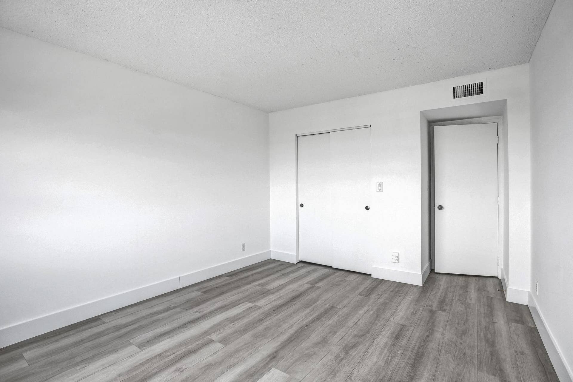 900 NE 18th Avenue, #1004, Fort Lauderdale, FL 33304 DSC05063