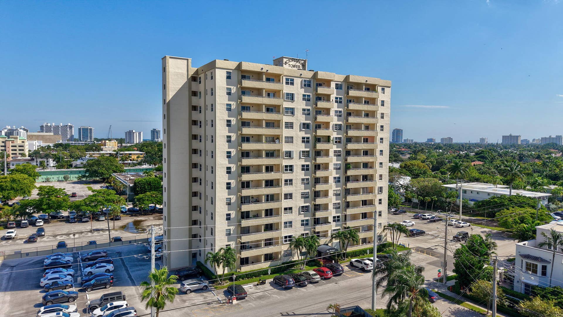 900 NE 18th Avenue, #1004, Fort Lauderdale, FL 33304 40-web-or-mls-DJI_20251030140419_0672_D_