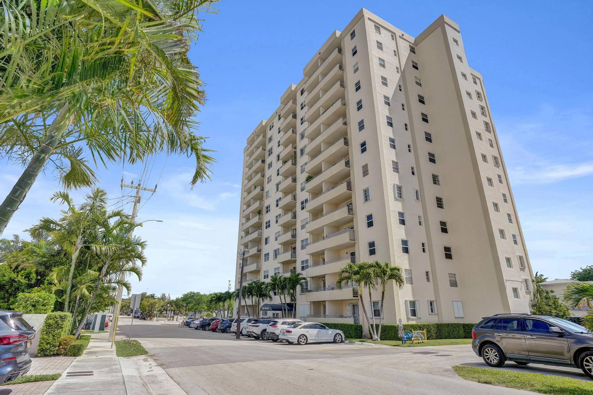900 NE 18th Avenue, #1004, Fort Lauderdale, FL 33304 DSC05165
