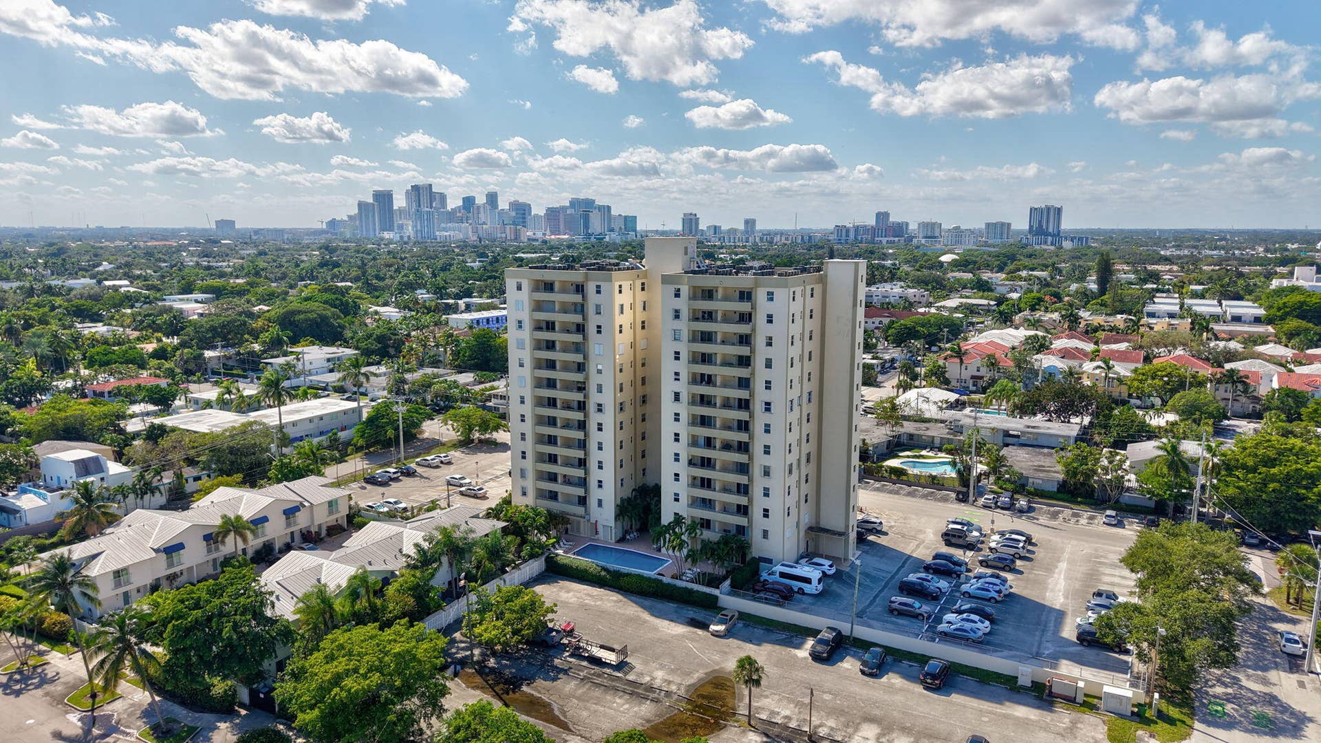 900 NE 18th Avenue, #1004, Fort Lauderdale, FL 33304 43-web-or-mls-DJI_20251030140539_0687_D_
