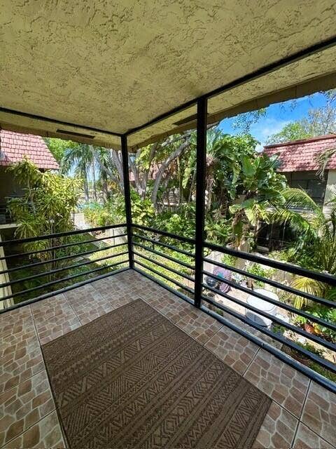 132 S Cypress Road, #523, Pompano Beach, FL 33060 florida room