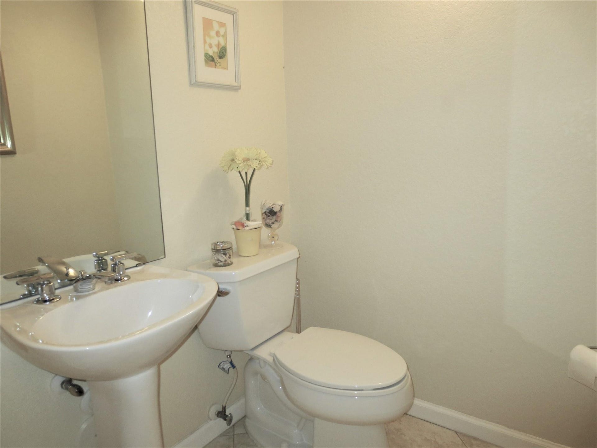 1900 Oceanwalk Lane, #117, Lauderdale By The Sea, FL 33062 1st Floor 1/2 Bath