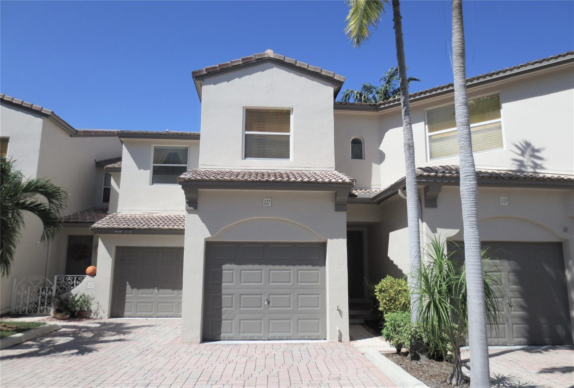 1900 Oceanwalk Lane, #117, Lauderdale By The Sea, FL 33062 Front Facade