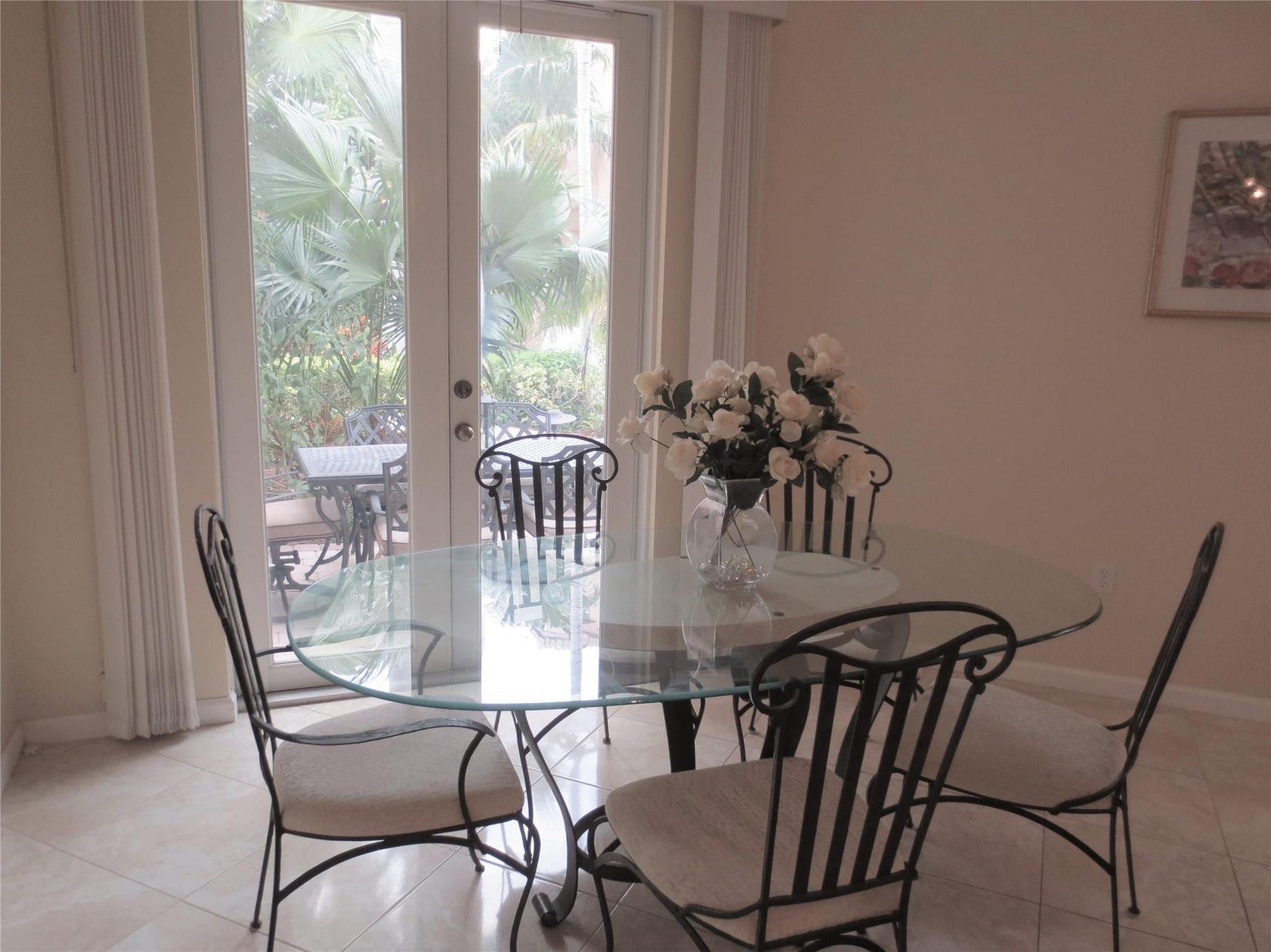 1900 Oceanwalk Lane, #117, Lauderdale By The Sea, FL 33062 Dining