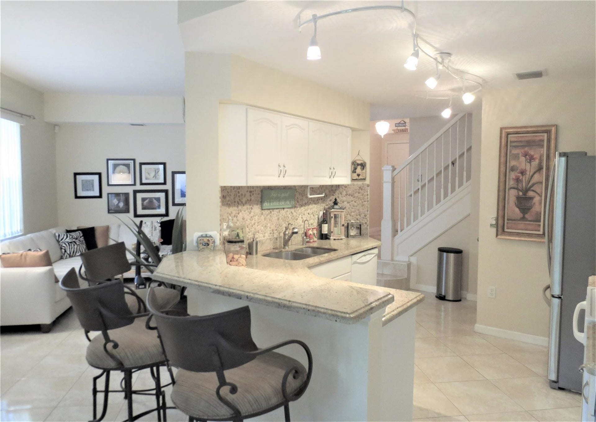 1900 Oceanwalk Lane, #117, Lauderdale By The Sea, FL 33062 Kitchen & Living Room