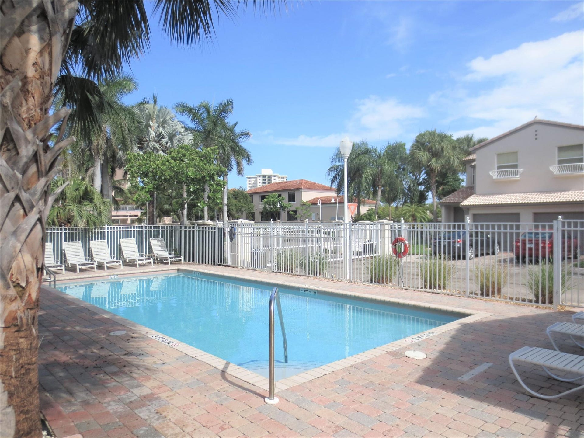 1900 Oceanwalk Lane, #117, Lauderdale By The Sea, FL 33062 Pool