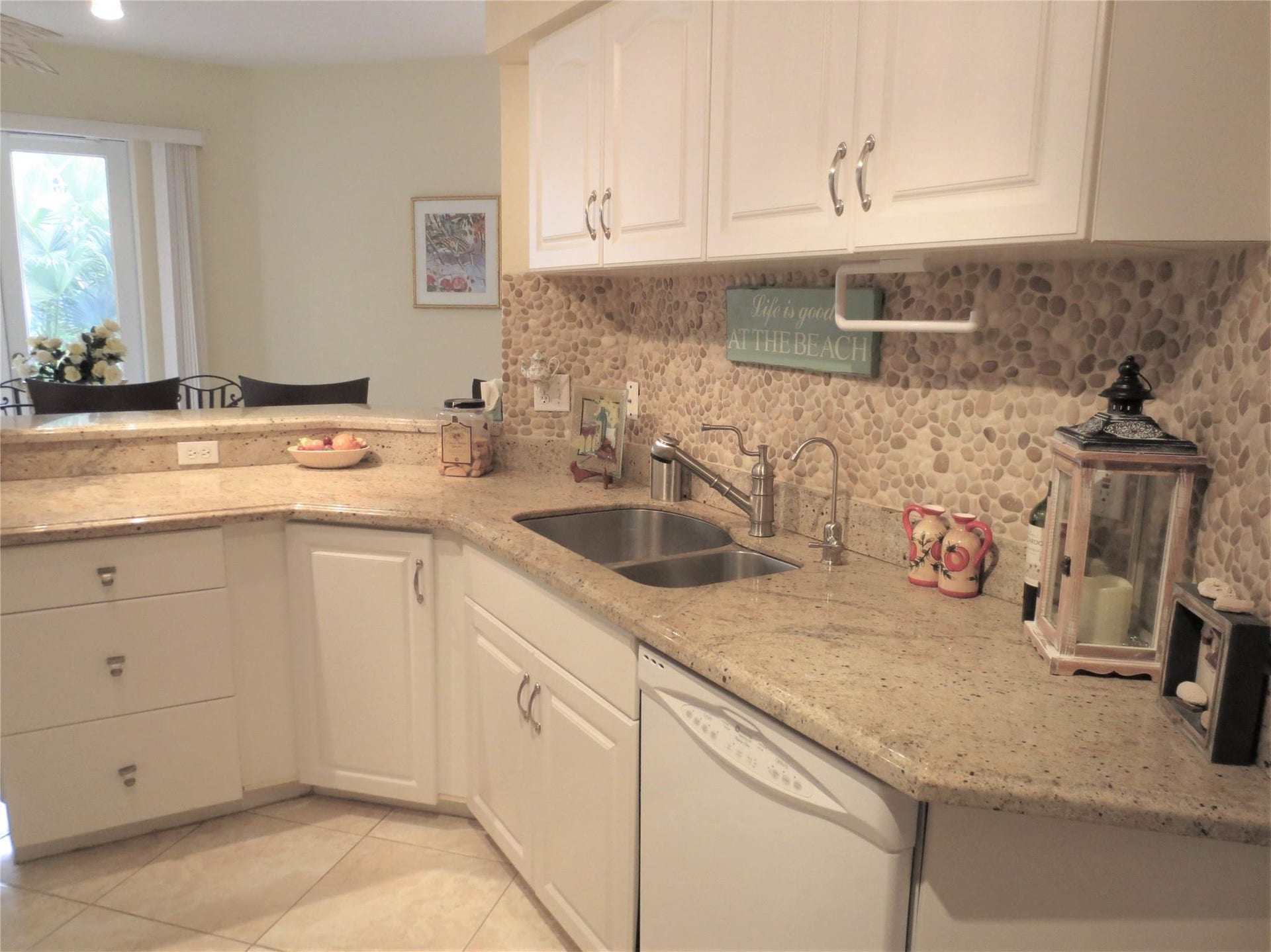 1900 Oceanwalk Lane, #117, Lauderdale By The Sea, FL 33062 Kitchen