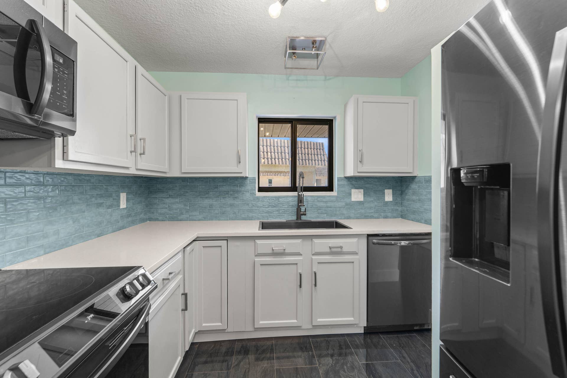 412 Southwind Drive, #B2, North Palm Beach, FL 33408 Kitchen