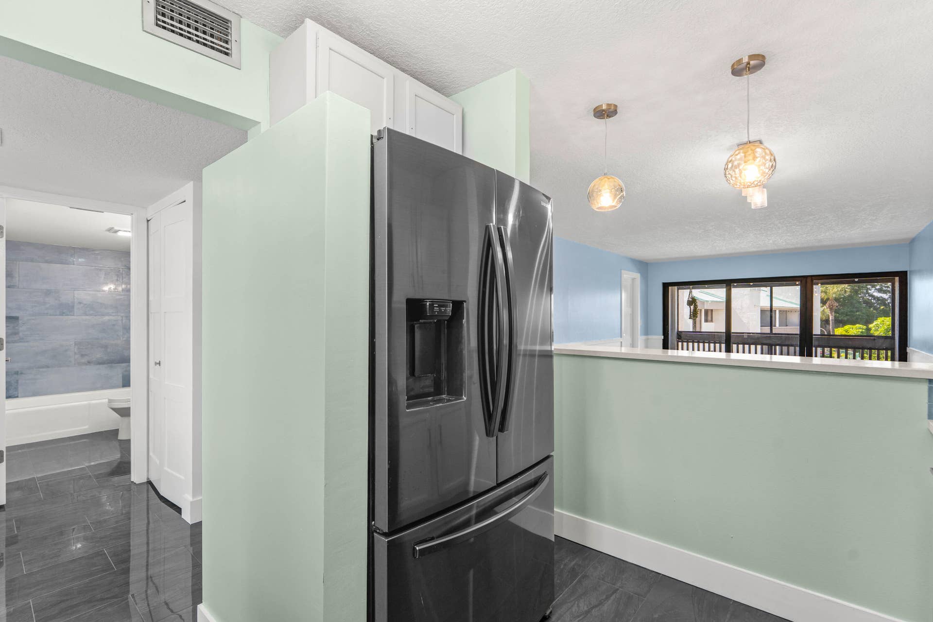 412 Southwind Drive, #B2, North Palm Beach, FL 33408 Kitchen/Bar