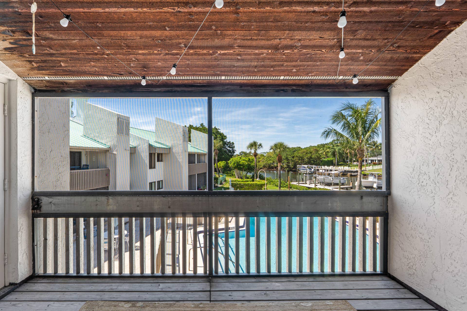 412 Southwind Drive, #B2, North Palm Beach, FL 33408 Rear Patio