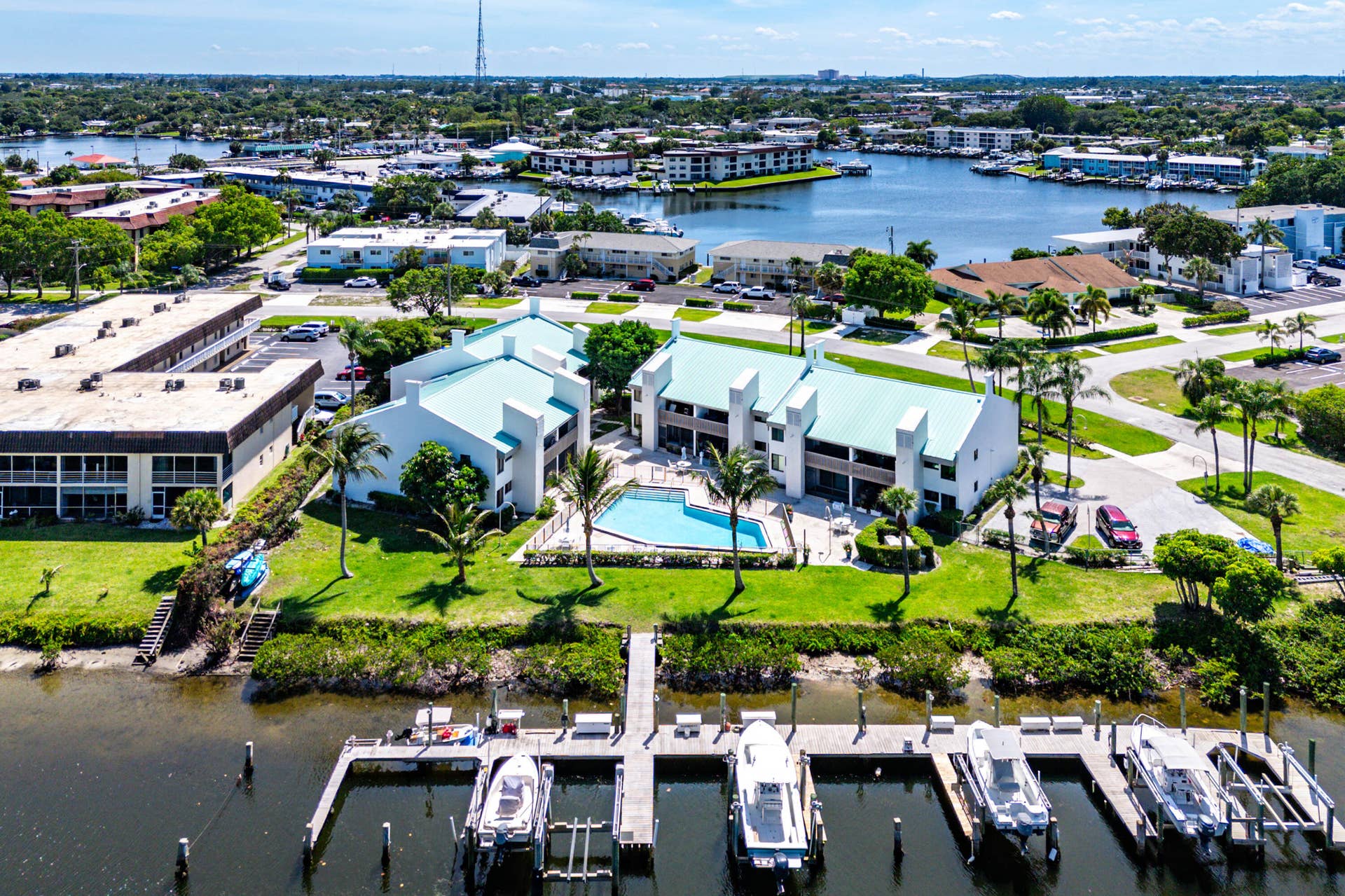 412 Southwind Drive, #B2, North Palm Beach, FL 33408 Aerial/Building