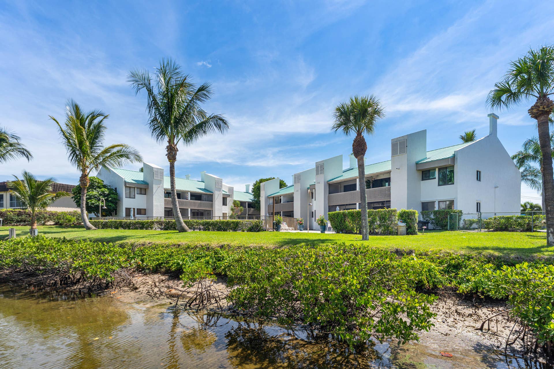 412 Southwind Drive, #B2, North Palm Beach, FL 33408 Building