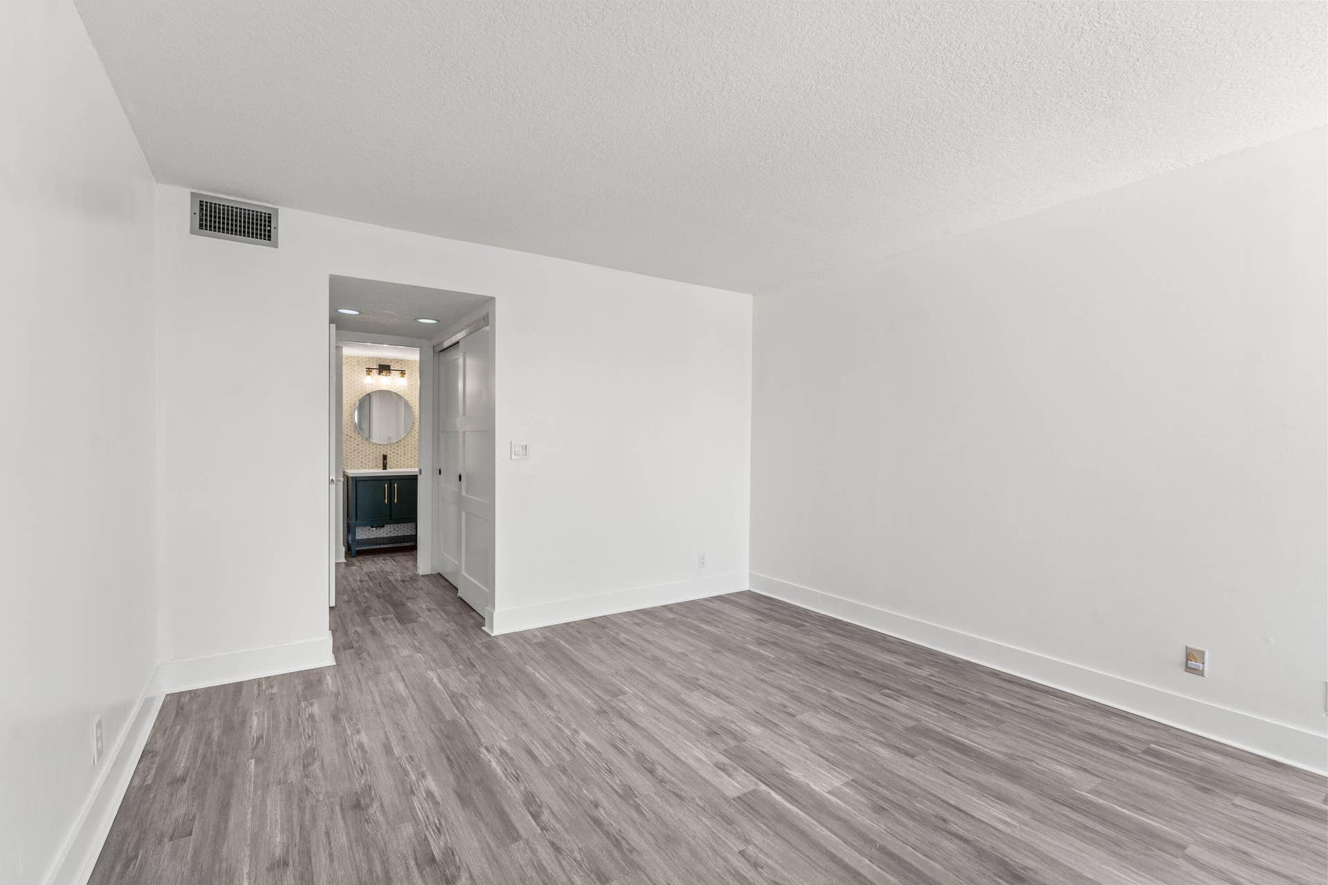 412 Southwind Drive, #B2, North Palm Beach, FL 33408 Master Bedroom