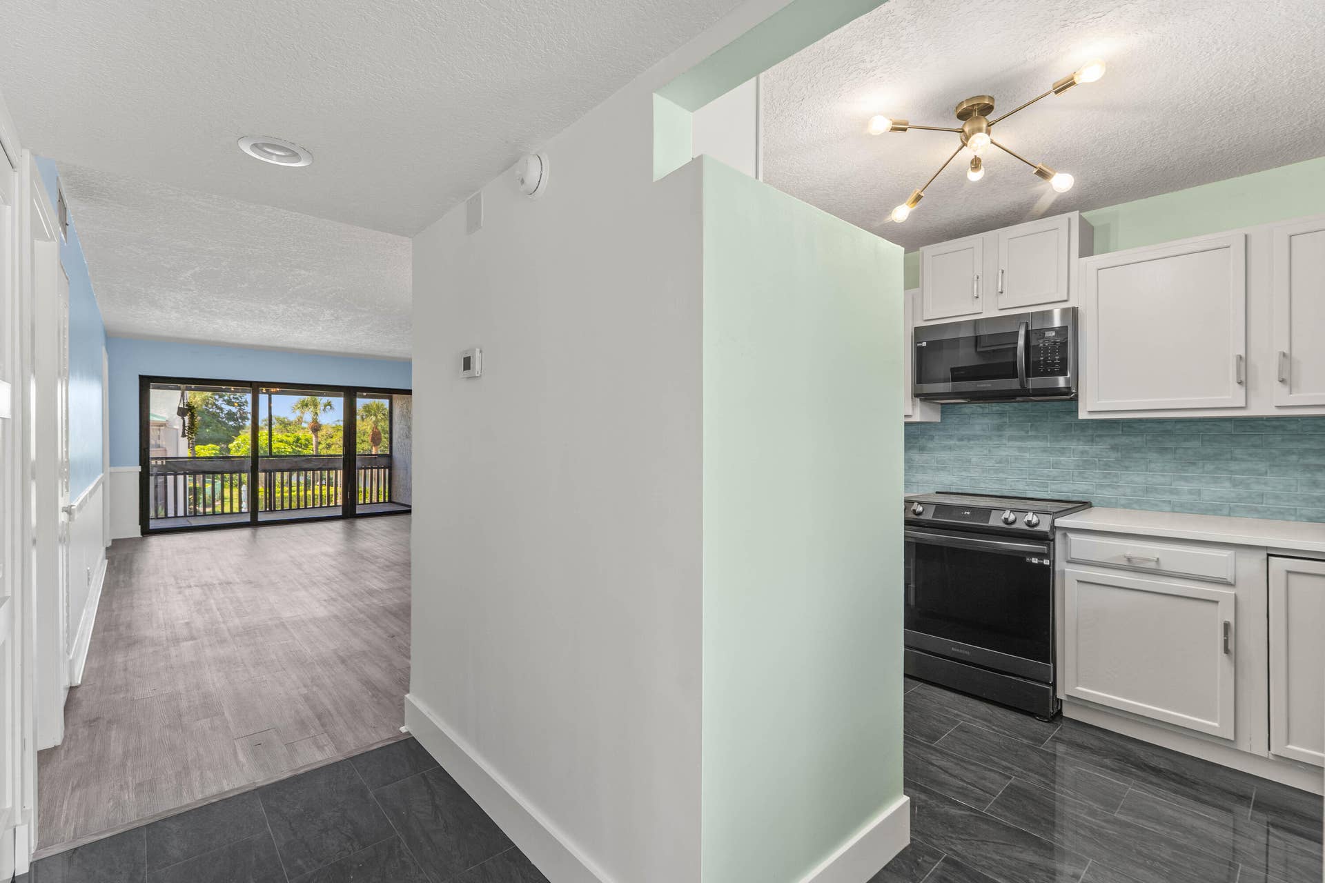 412 Southwind Drive, #B2, North Palm Beach, FL 33408 Entry