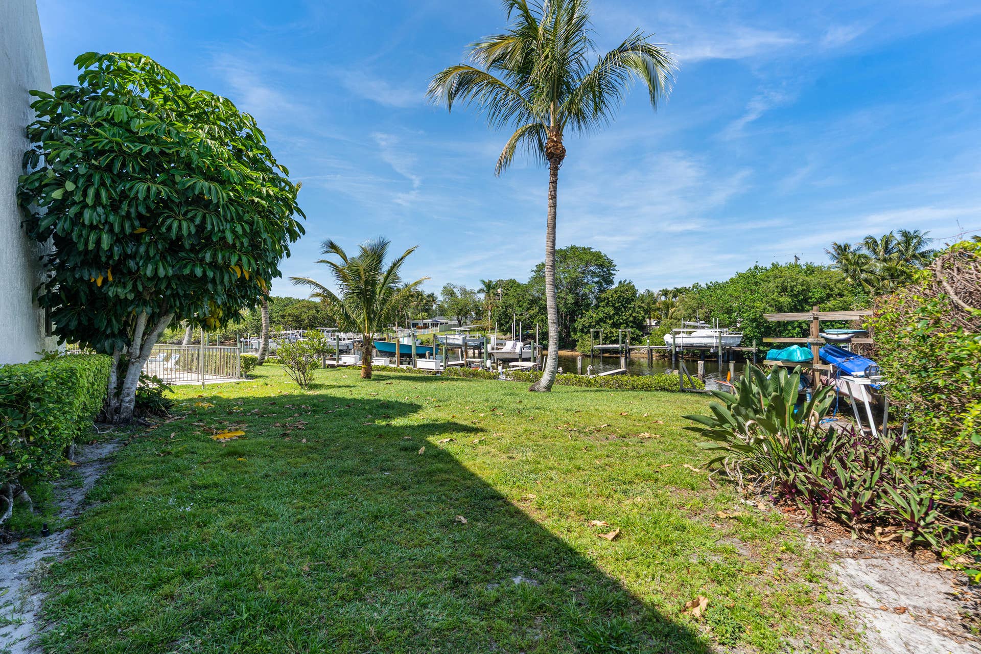 412 Southwind Drive, #B2, North Palm Beach, FL 33408 Yard