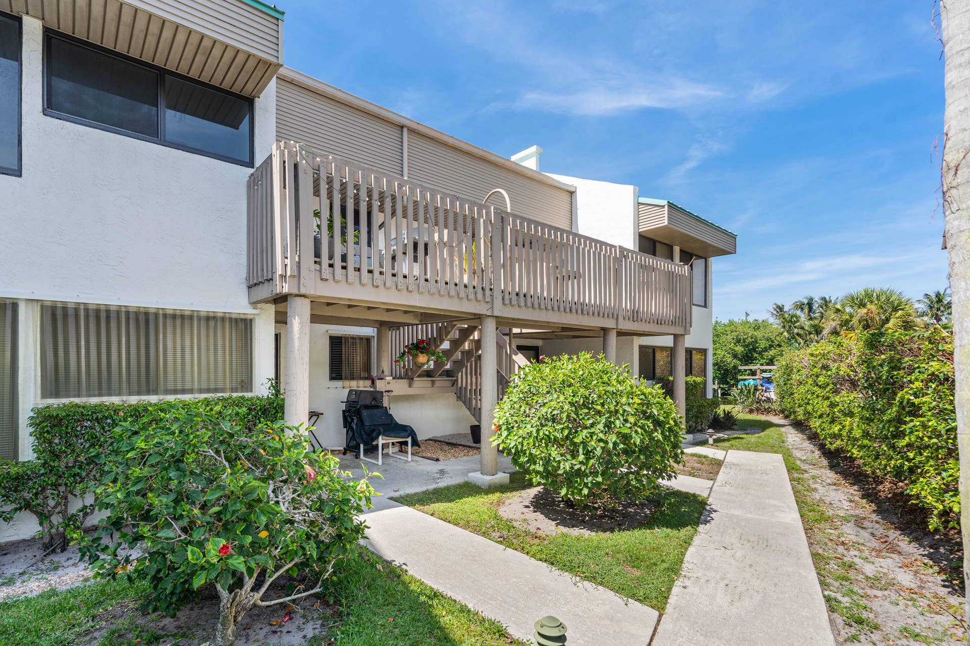 412 Southwind Drive, #B2, North Palm Beach, FL 33408 Patio Front
