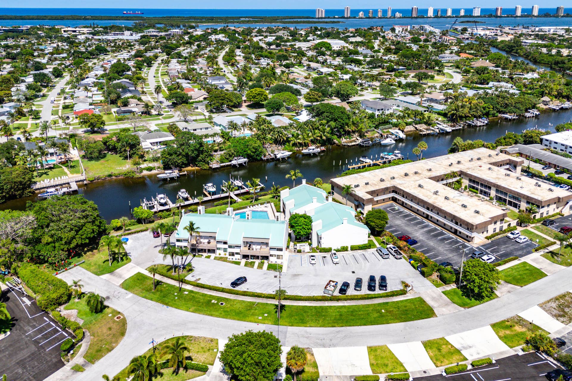 412 Southwind Drive, #B2, North Palm Beach, FL 33408 Aerial/Building