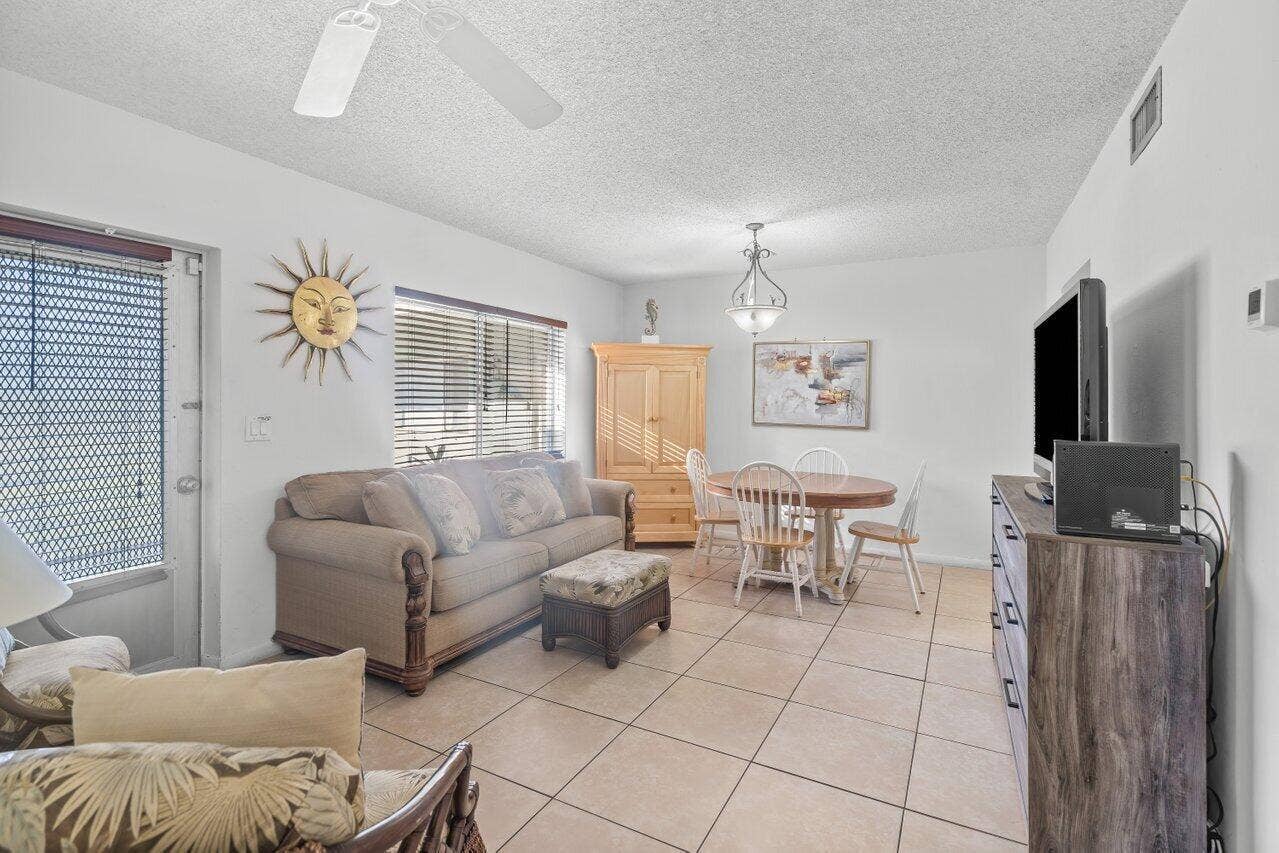 262 SE 9th Avenue, #1-4, Deerfield Beach, FL 33441 C