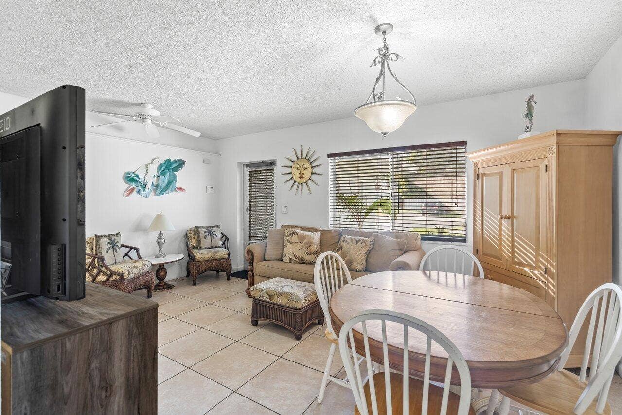 262 SE 9th Avenue, #1-4, Deerfield Beach, FL 33441 C
