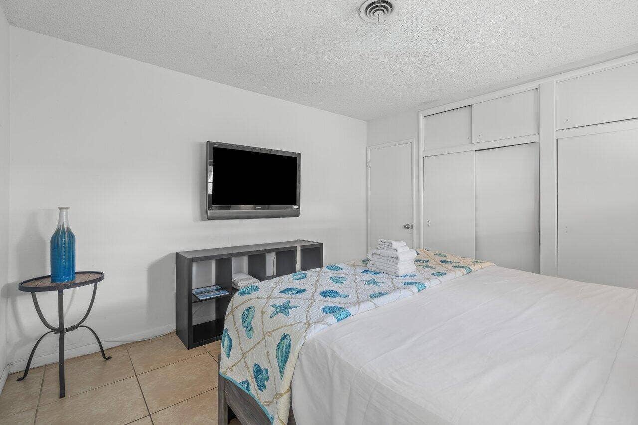 262 SE 9th Avenue, #1-4, Deerfield Beach, FL 33441 C