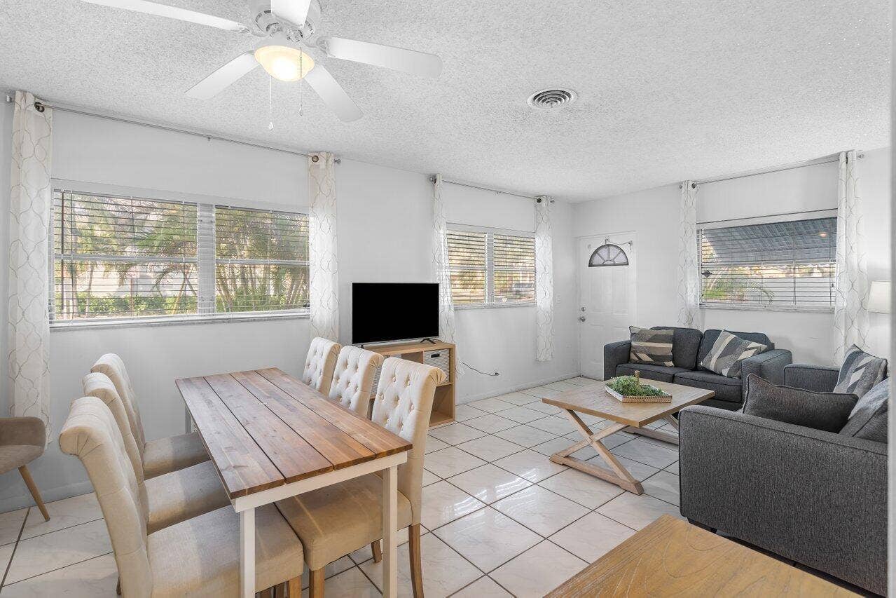262 SE 9th Avenue, #1-4, Deerfield Beach, FL 33441 B