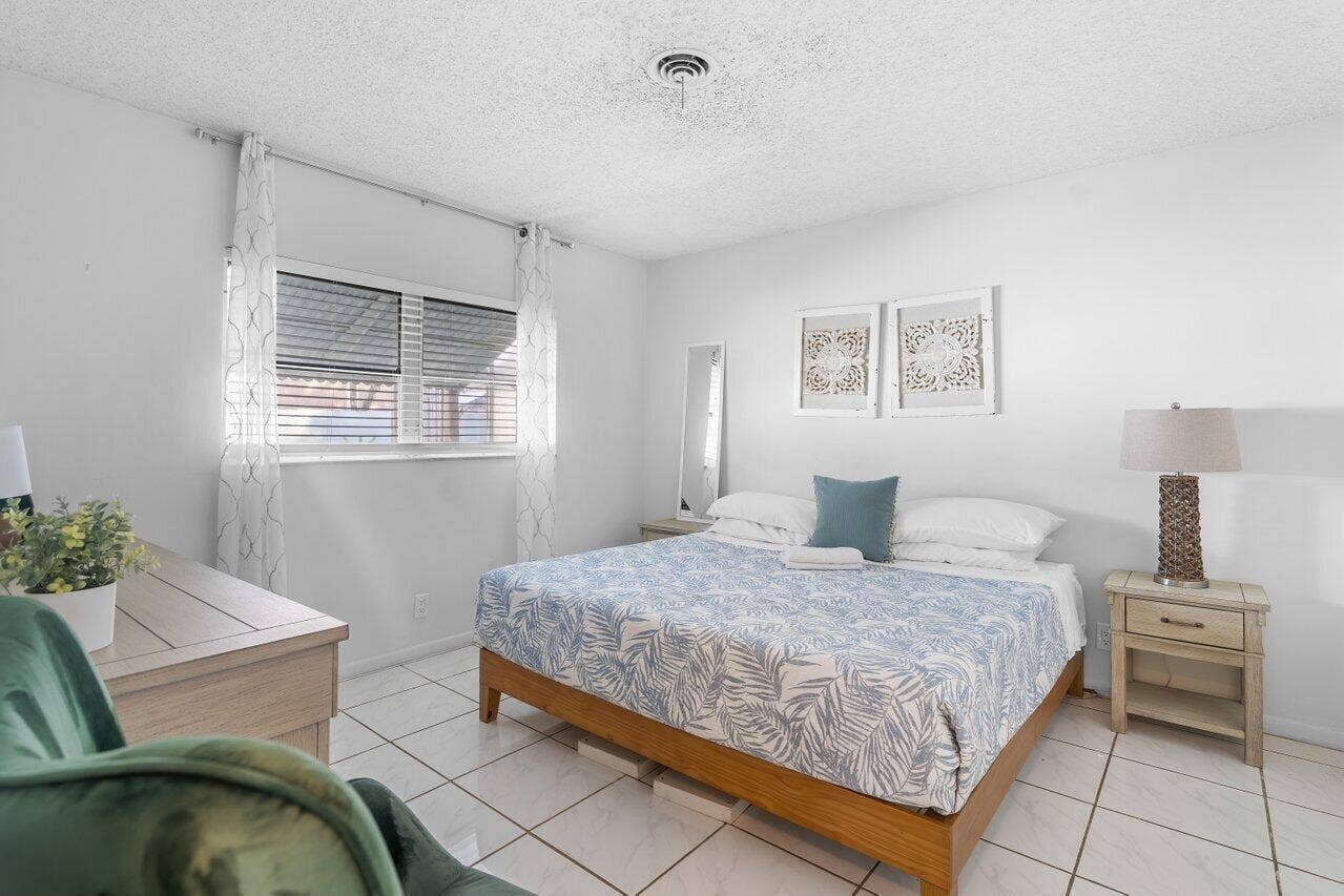 262 SE 9th Avenue, #1-4, Deerfield Beach, FL 33441 B