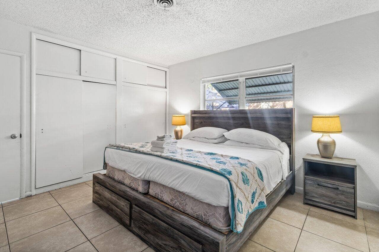 262 SE 9th Avenue, #1-4, Deerfield Beach, FL 33441 C