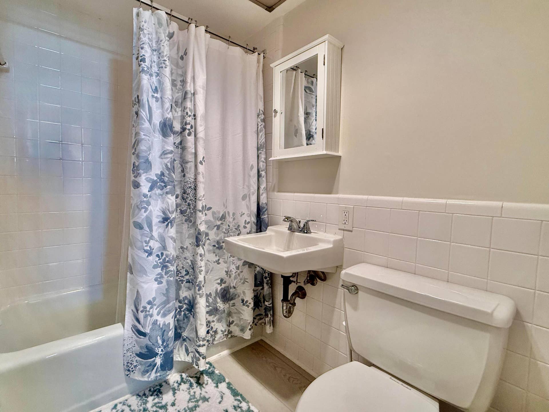 50 Celestial Way, #305, Juno Beach, FL 33408 2nd bathroom