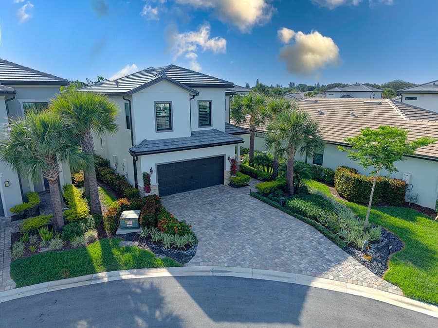 Property photo for 4463 Providence Way, Oakland Park, FL
