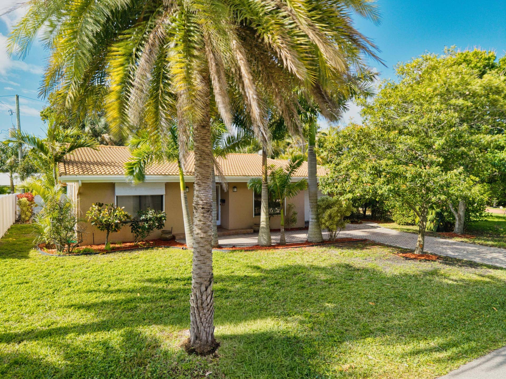 284 Allenwood Drive, Lauderdale By The Sea, FL 33308 DJI_20260410100030_0011_D_hdr