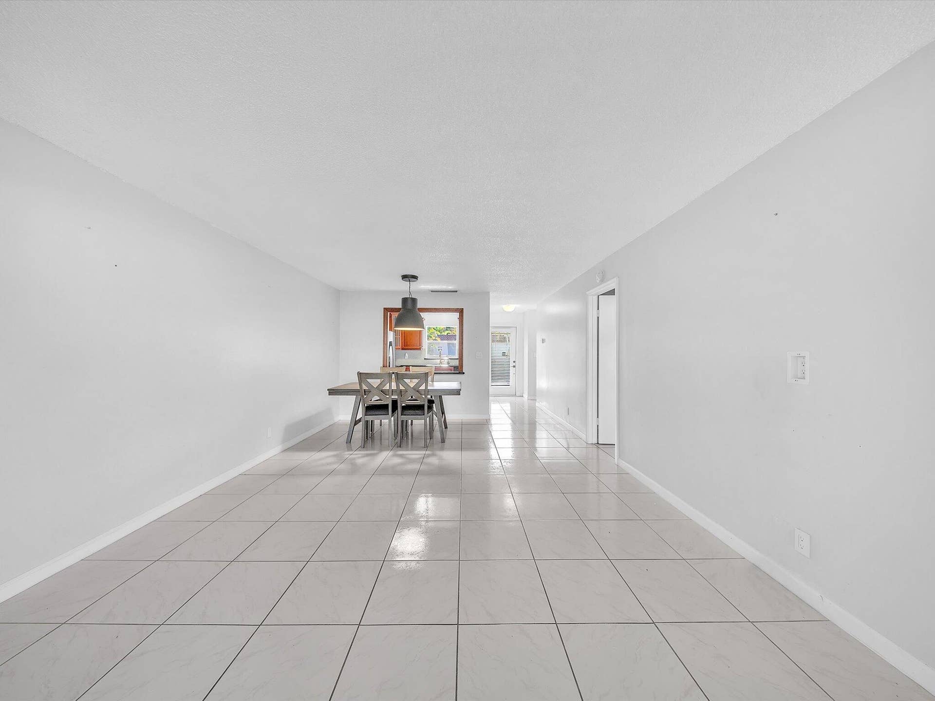 417 SW Natura Avenue, #B, Deerfield Beach, FL 33441 08-DSC7336