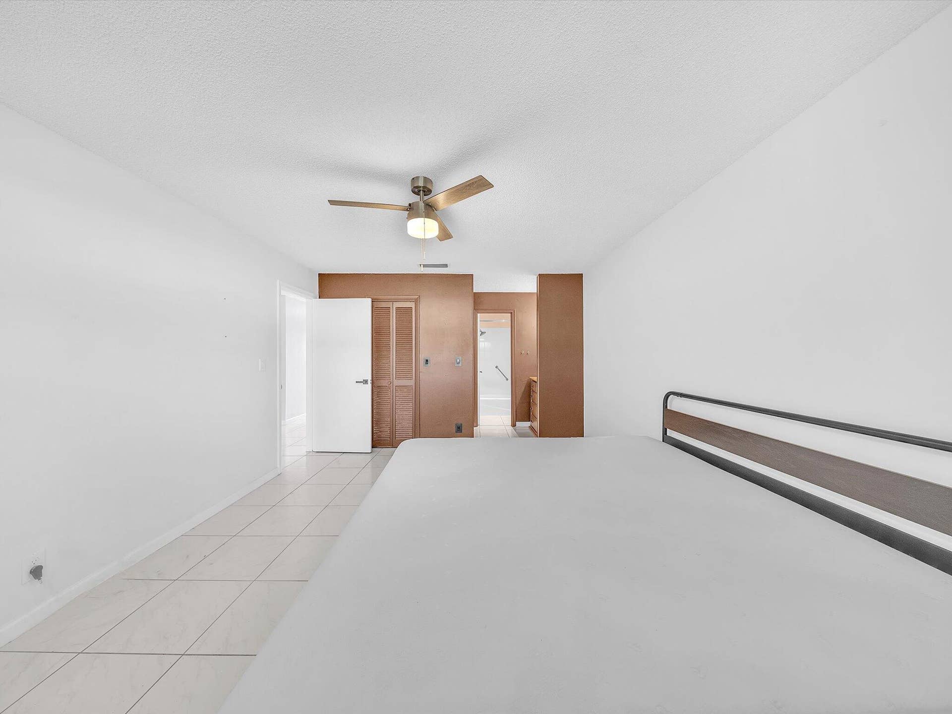 417 SW Natura Avenue, #B, Deerfield Beach, FL 33441 11-DSC7348