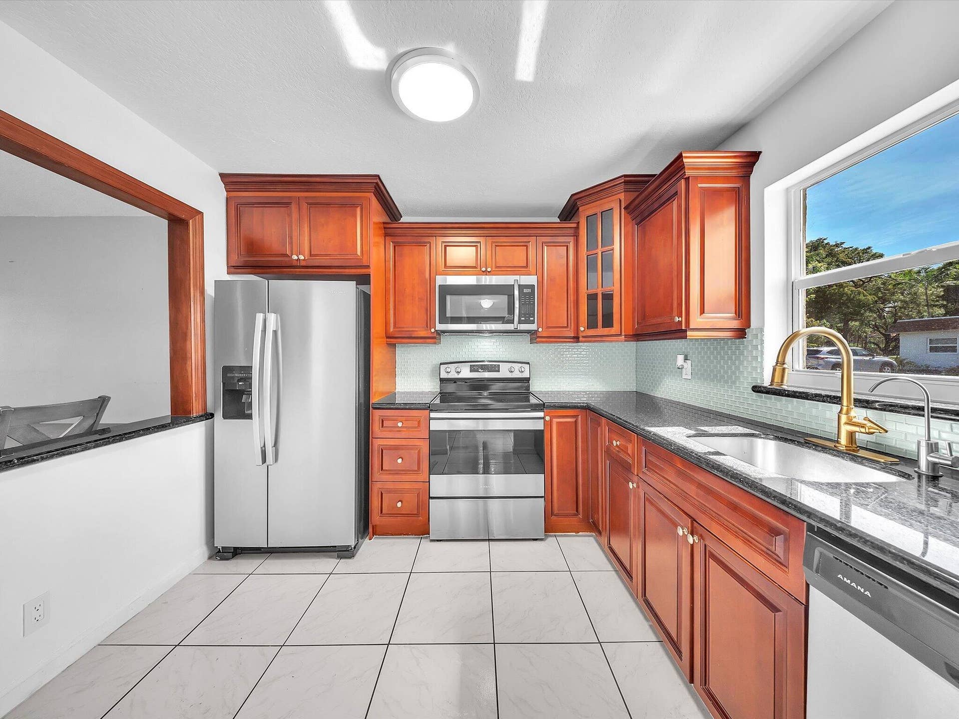417 SW Natura Avenue, #B, Deerfield Beach, FL 33441 04-DSC7315