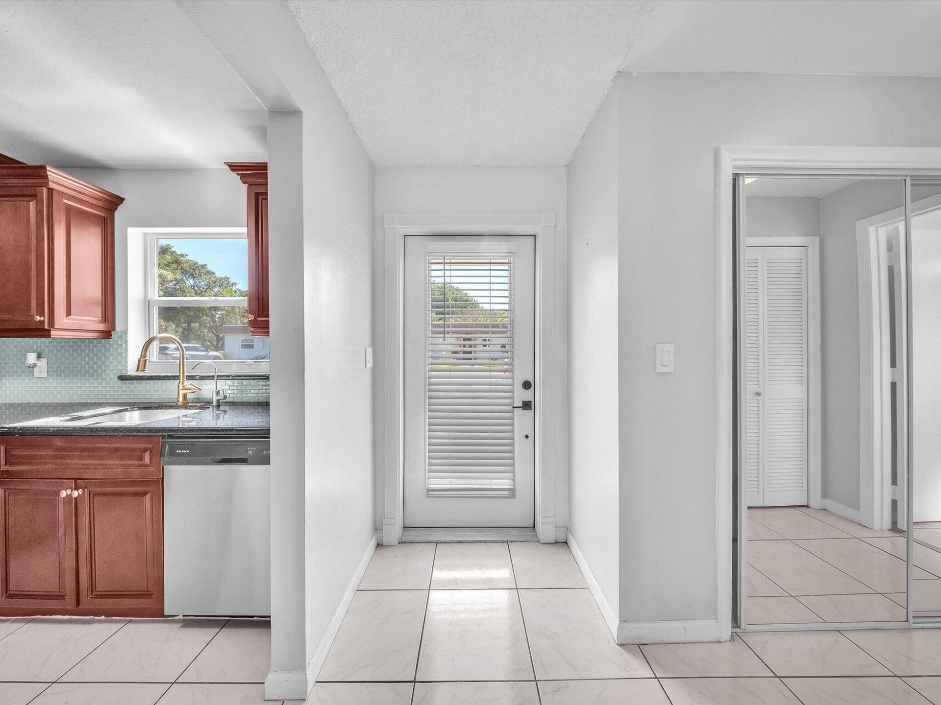 417 SW Natura Avenue, #B, Deerfield Beach, FL 33441 02-DSC7309