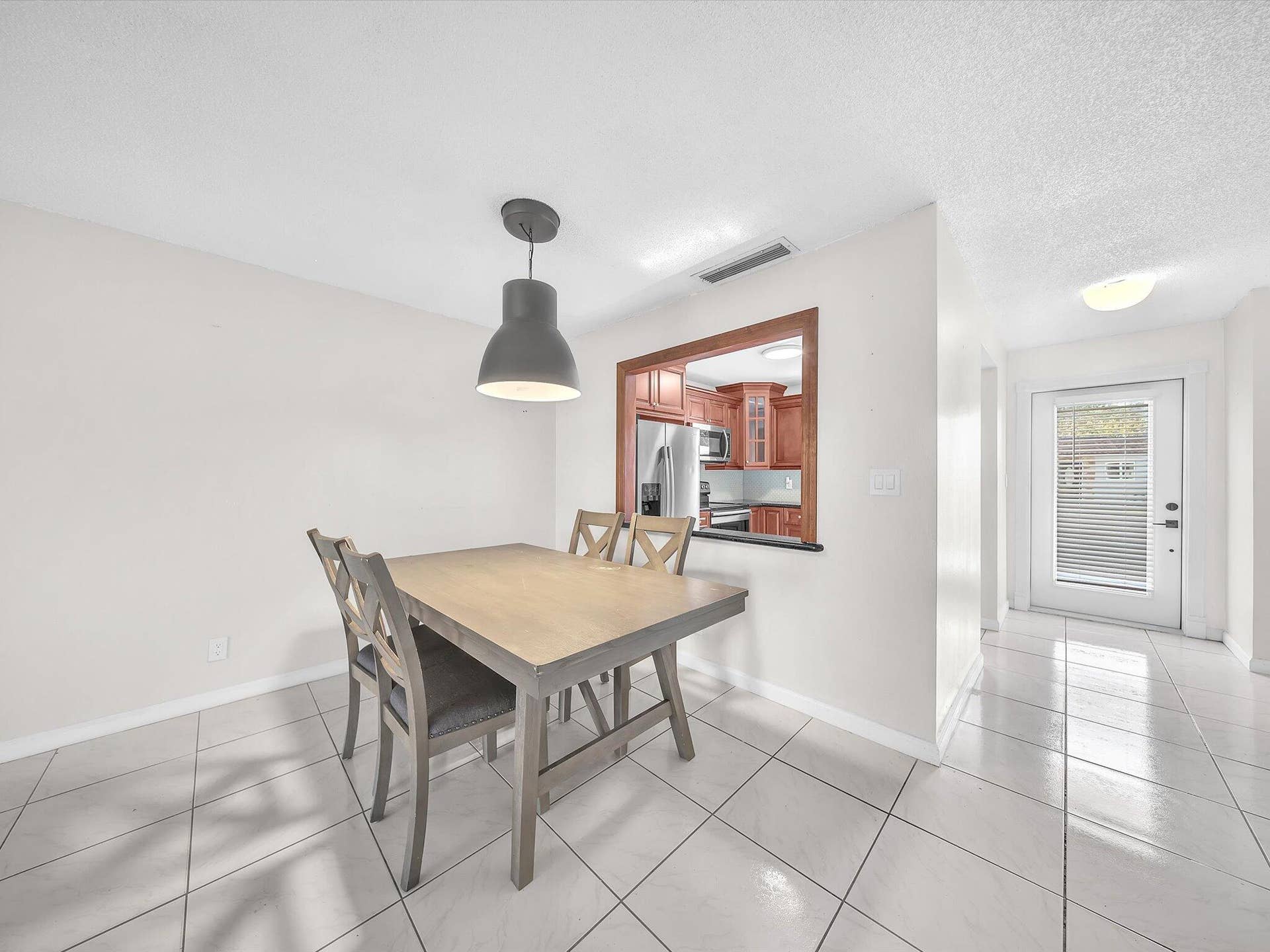 417 SW Natura Avenue, #B, Deerfield Beach, FL 33441 09-DSC7342
