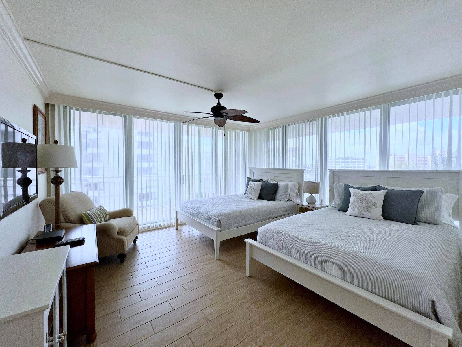 3546 S Ocean Boulevard, #710, South Palm Beach, FL 33480 IMG_2433